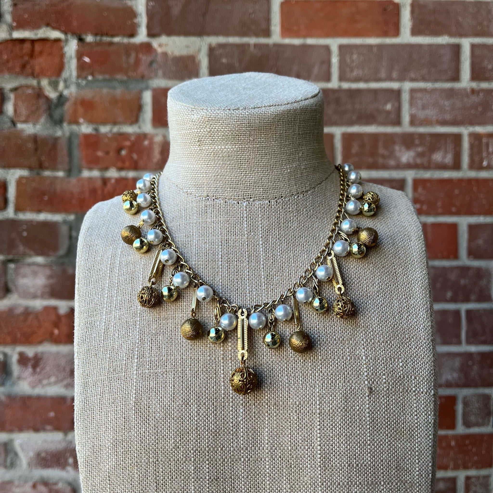 Gold & Pearl Necklace