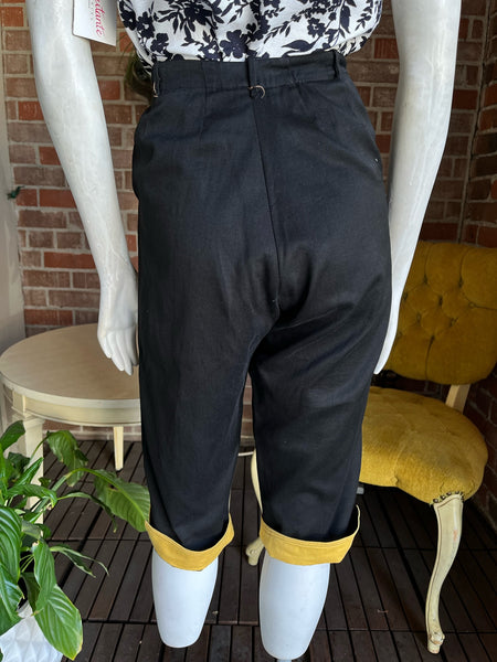 1950s Black and Gold Capri Pants