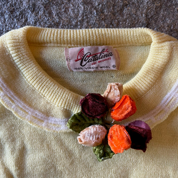 1950s Yellow Flower Brooch Sweater