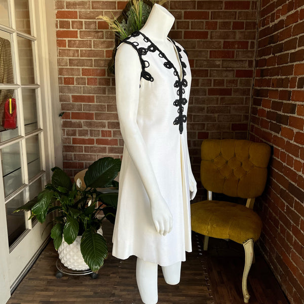 1960s White Oscar de La Renta Dress