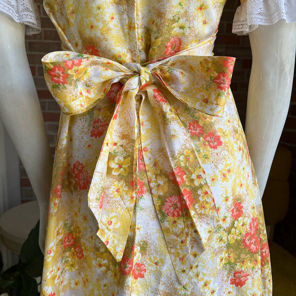 1970s Yellow Floral Lace Collar Dress