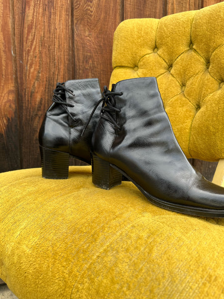 1990s Black Lace-Up Boots