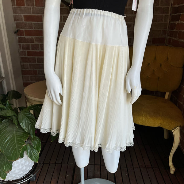 1950s Crystal Pleat Petticoat