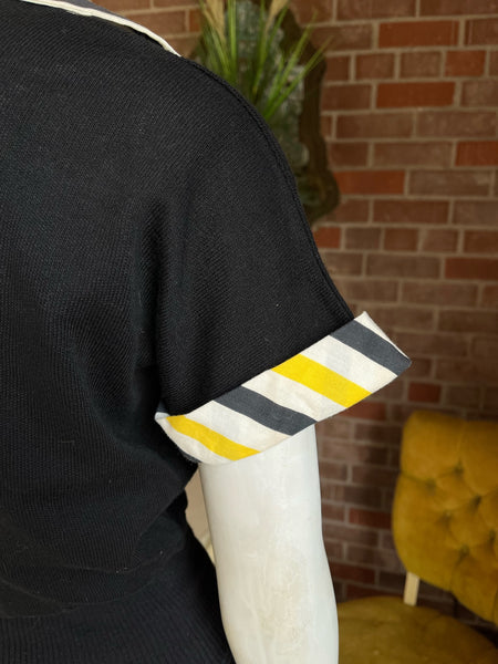 1950s Cropped Black and Yellow Top