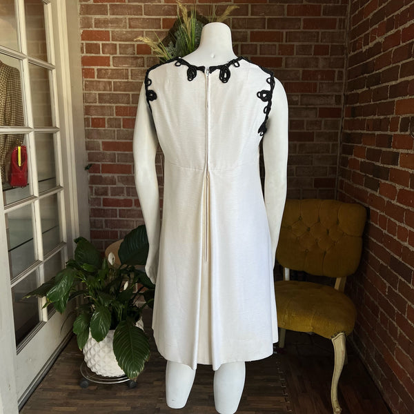 1960s White Oscar de La Renta Dress