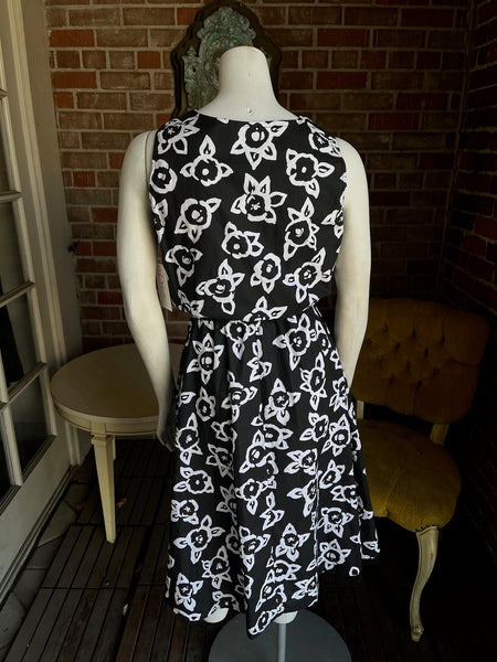 1980s Black Floral Crisp Cotton Dress