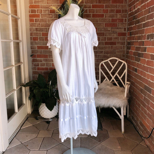 1970s Cotton and Lace Trim Handmade Dress