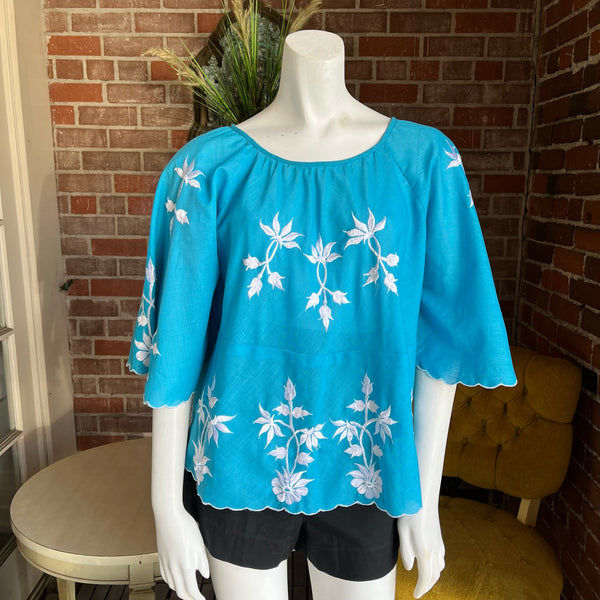 1970s Turquoise and White Embroidered Top