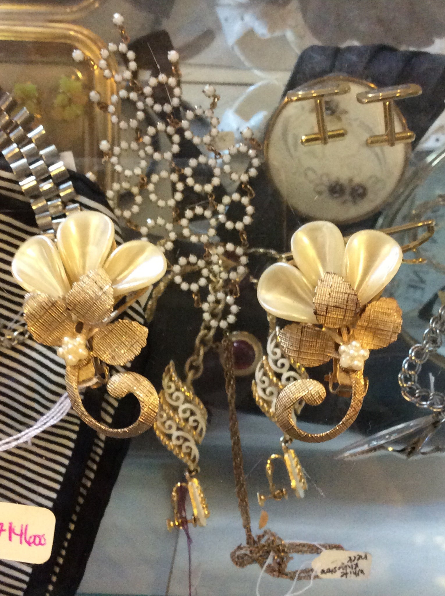 Gold floral pearl earrings